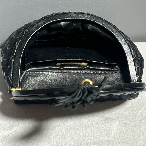 Vintage Bottega Veneta Black Crossbody - Picture 4 of 5